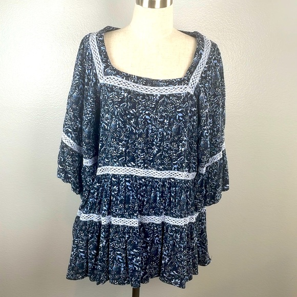 Free People blue floral tiered flowy square neck peasant blouse size medium - Picture 1 of 8